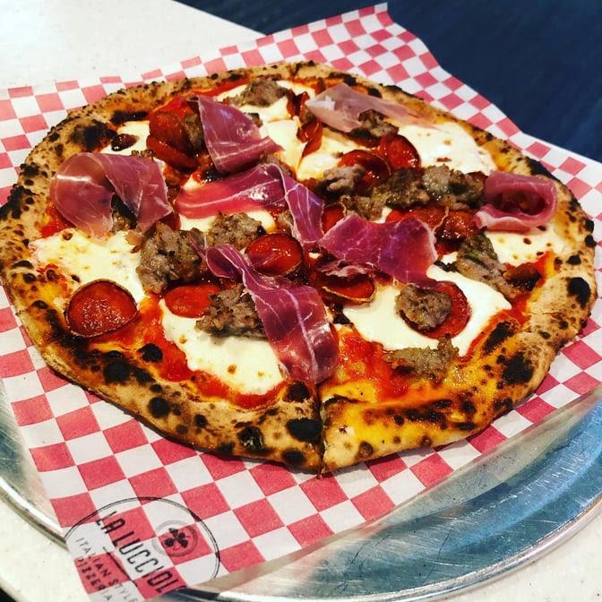 La Lucciola Pizzeria
